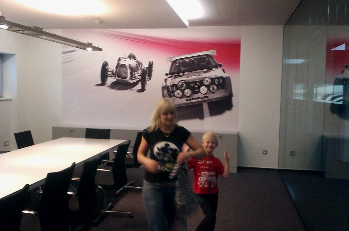 AUDI, Velkoplošná grafika v lounge