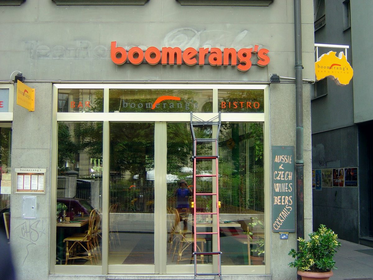 Boomerang's, Značení podniku