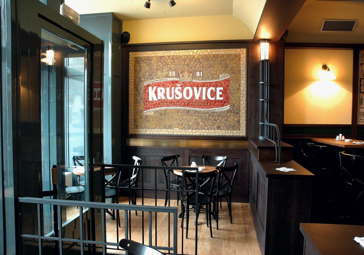 Krušovice, Vybavení a grafika provozovny